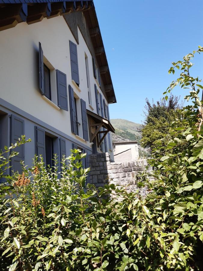 Chalet Du Doumet - Appart Luz Centre - Parking Et Garage Individuel Ferme - Draps Et Serviettes Inclus Luz-Saint-Sauveur Kültér fotó